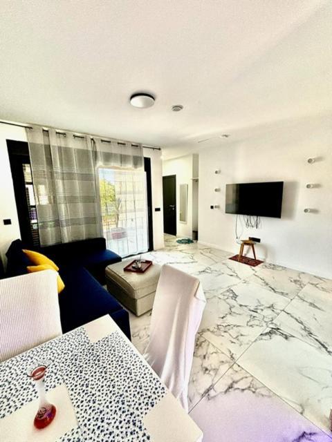 Vila Lova- Luxury Apartments ロケタス・デ・マル エクステリア 写真